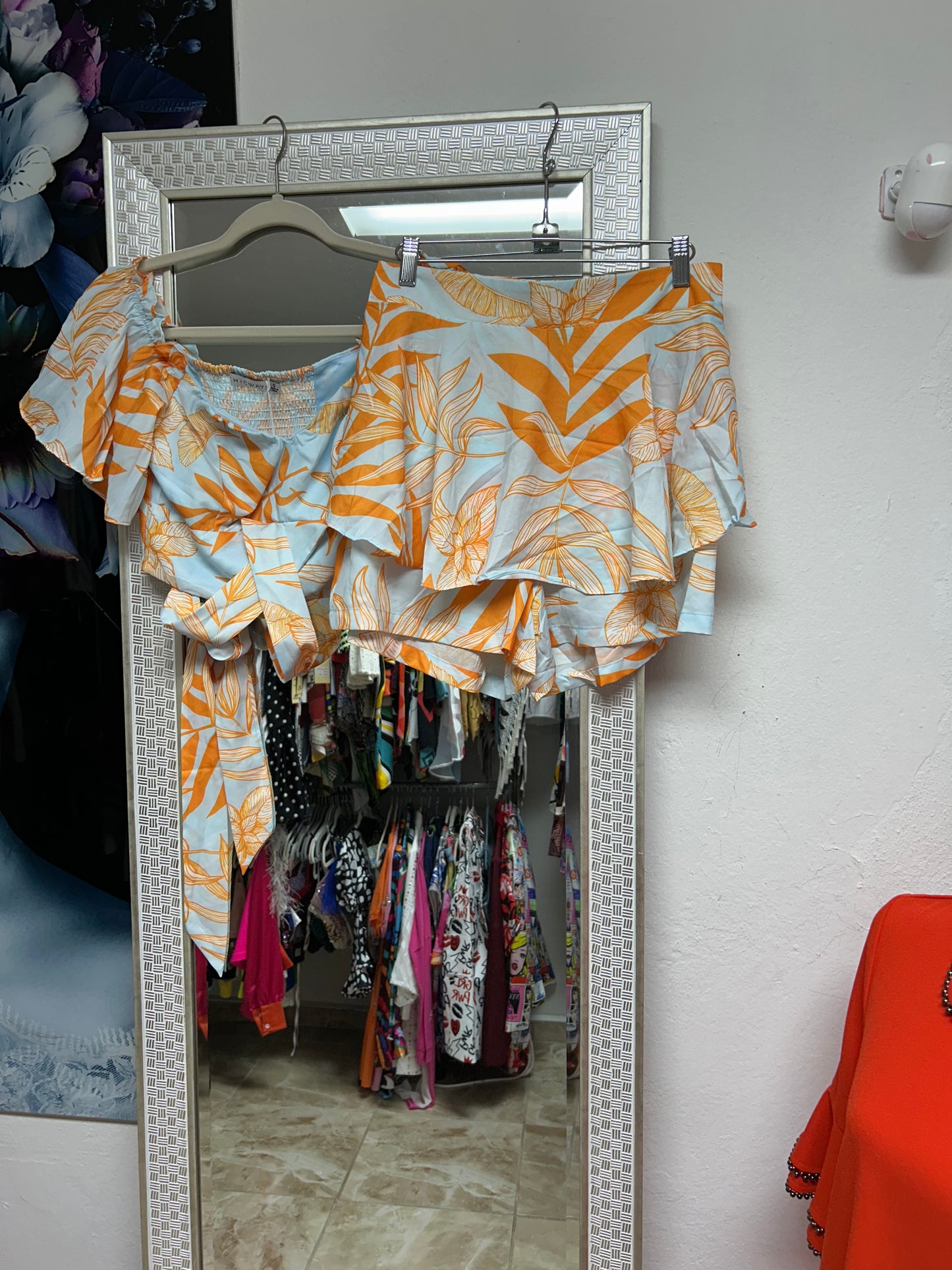 Orange and blue print set