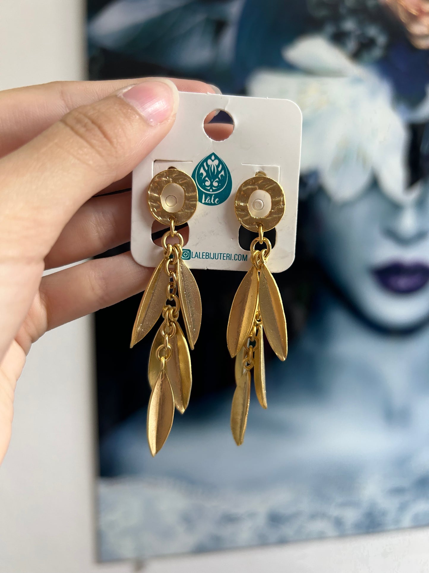 Lále Leaf Earrings