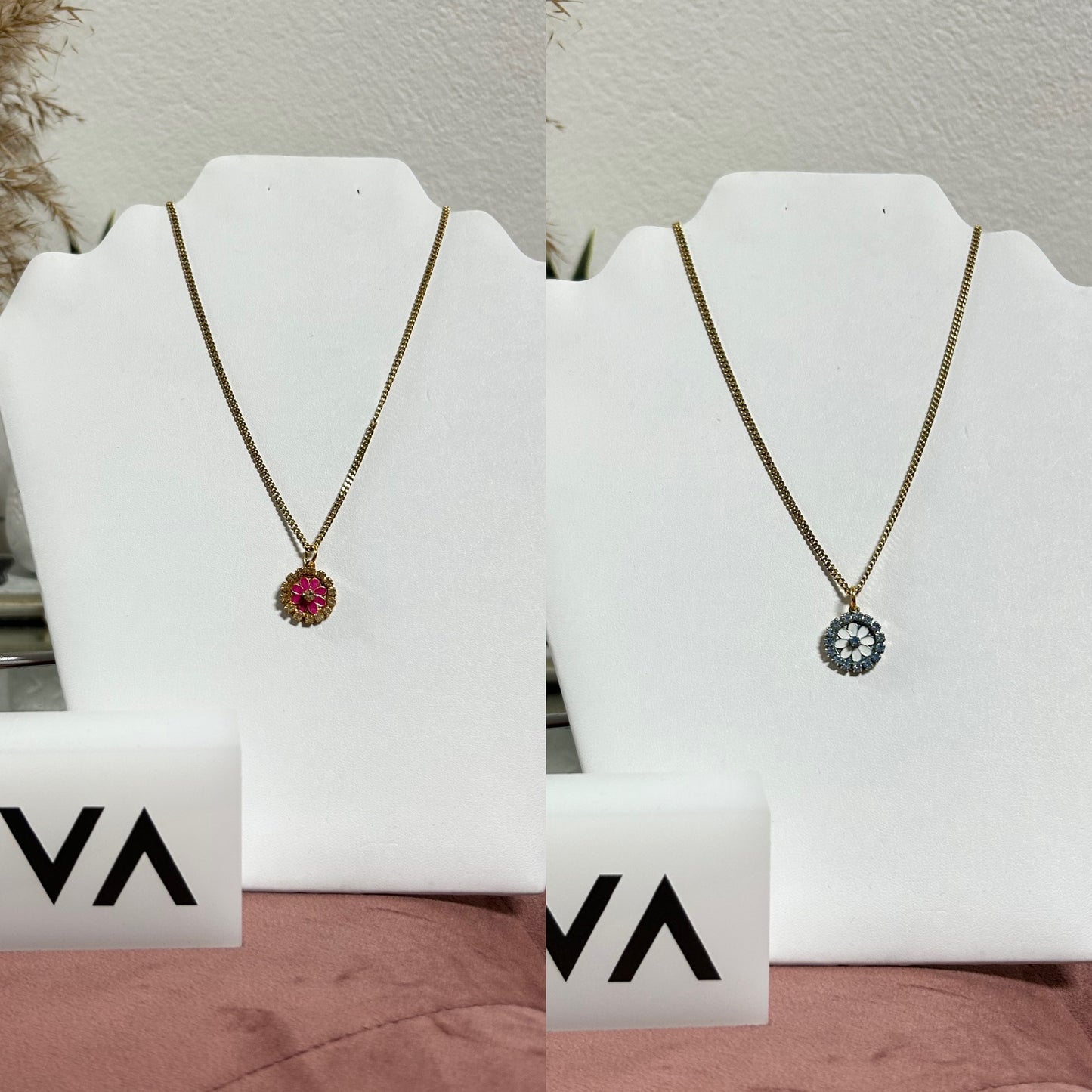 TOVA FLOWER NECKLACE