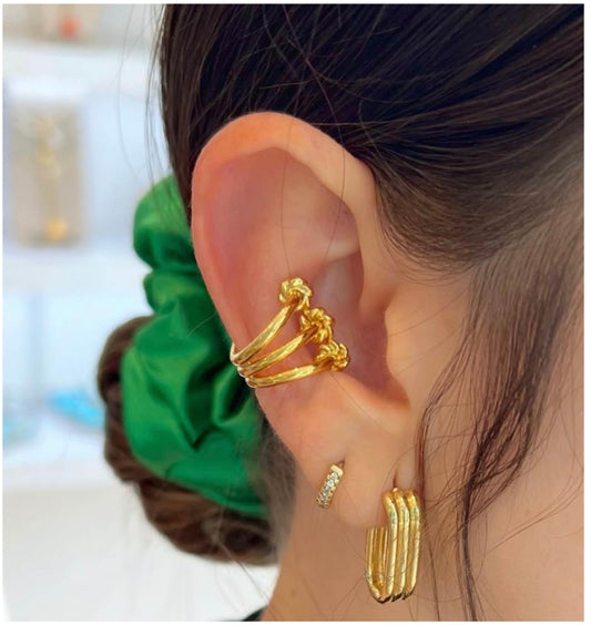 TRIPLE FLOWER EARCUFF GOLD