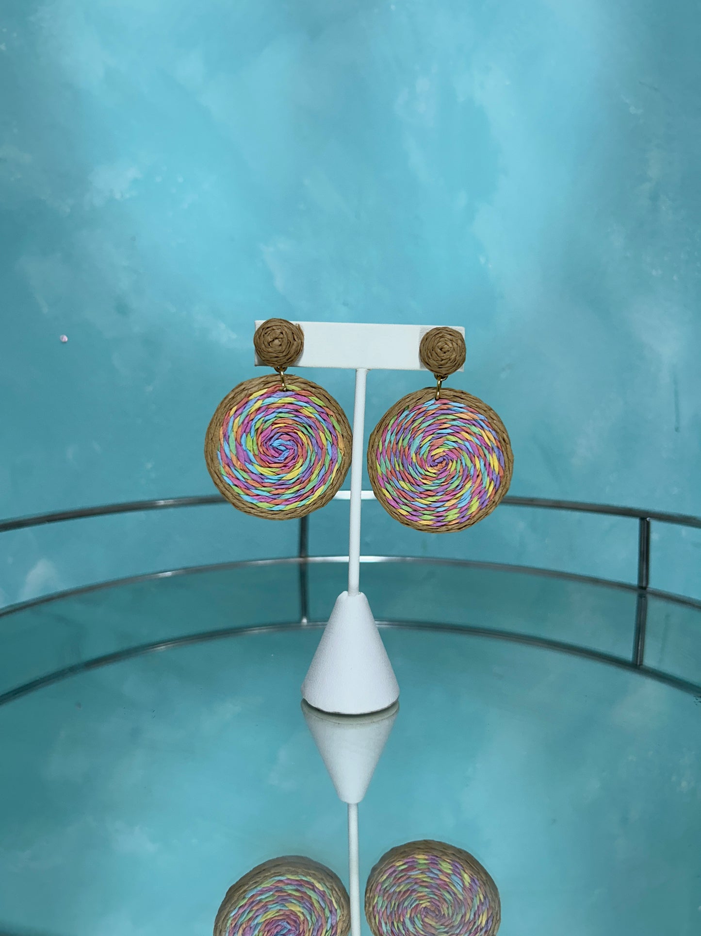 Yarn-like earrings