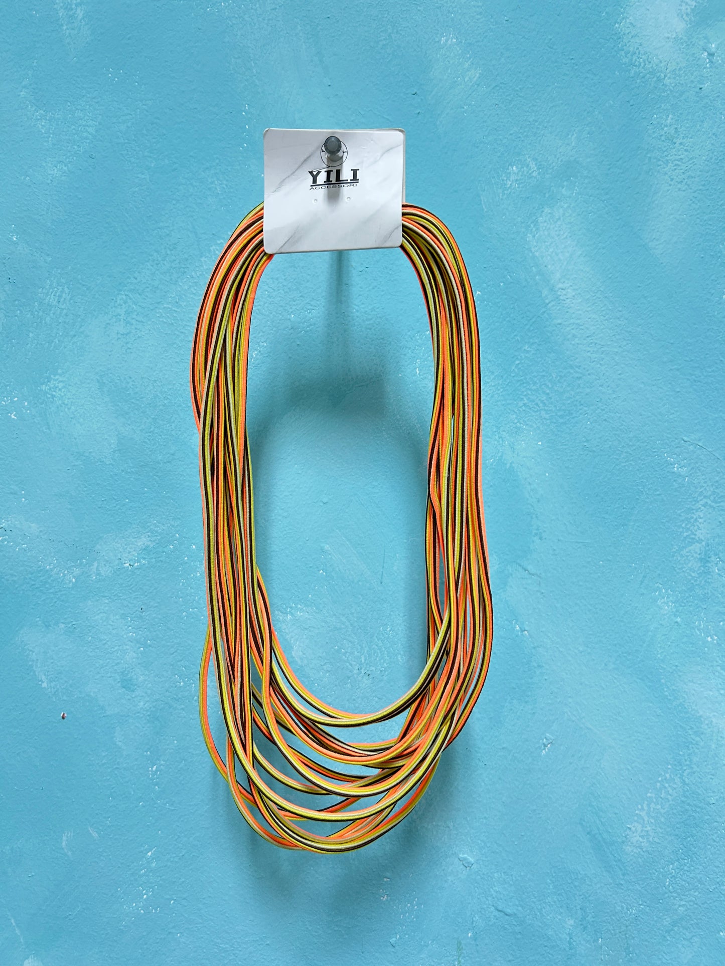 Short & thin stringy necklace