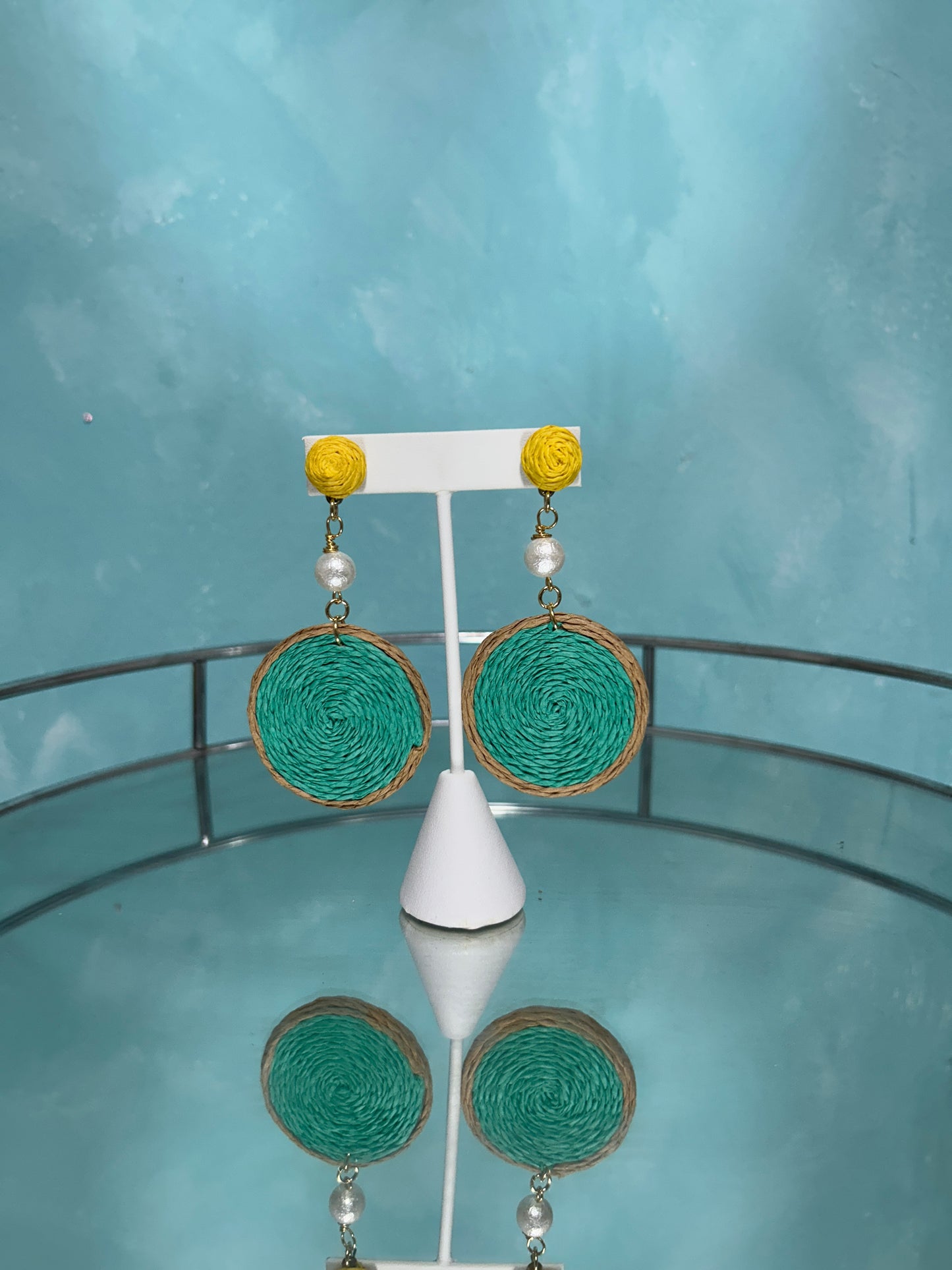 Yarn-like earrings
