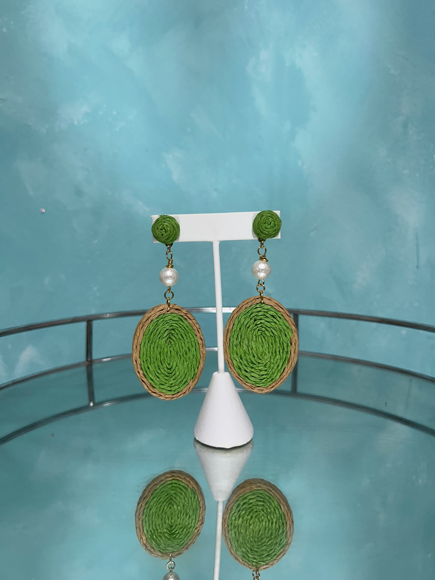 Yarn-like earrings
