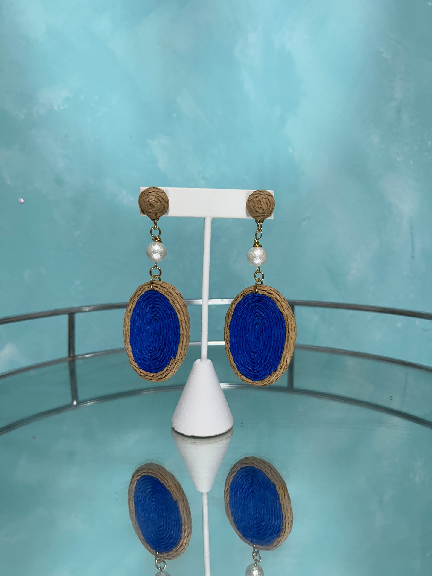 Yarn-like earrings