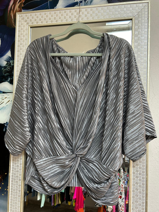 Gray oversized pleated top