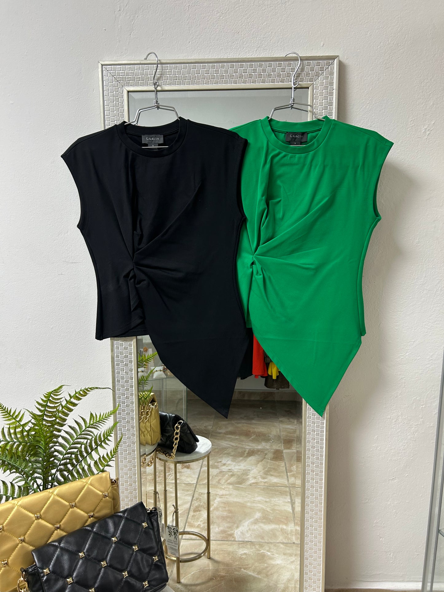 ASYMMETRICAL TOP