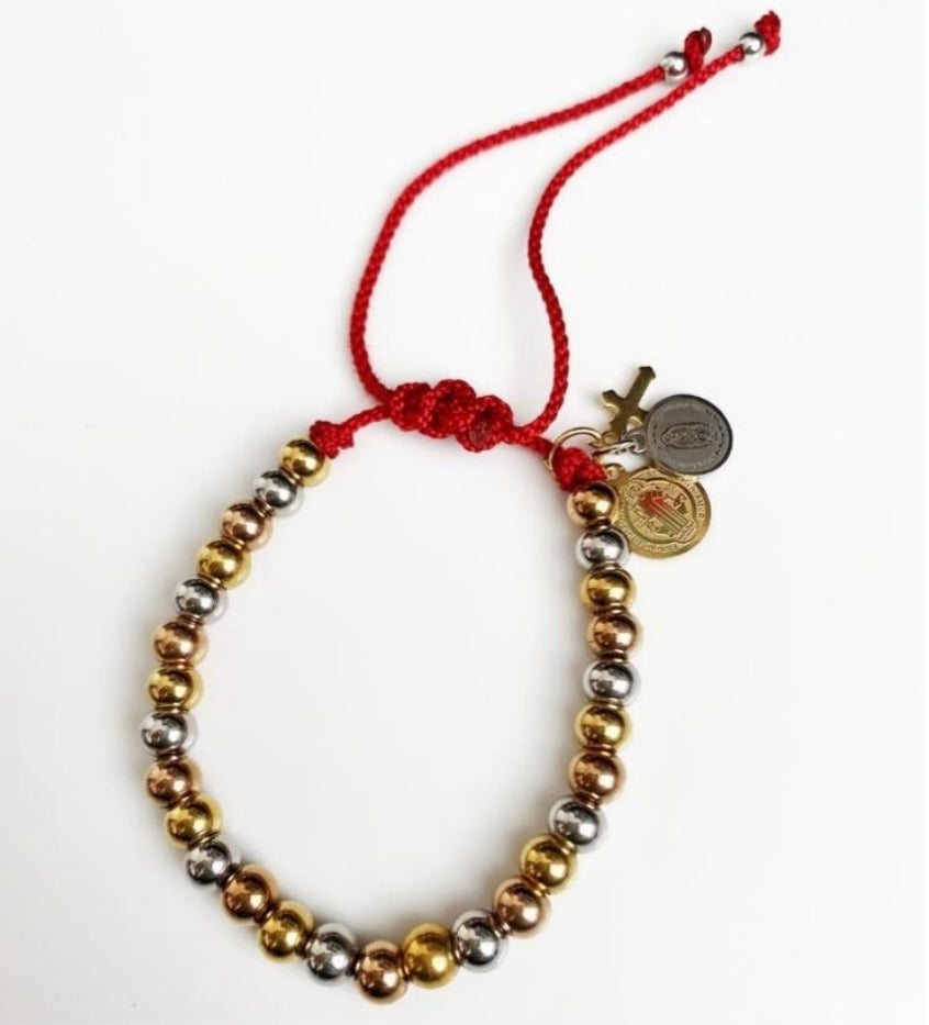 THREE COLORED CHARM BRACELET
