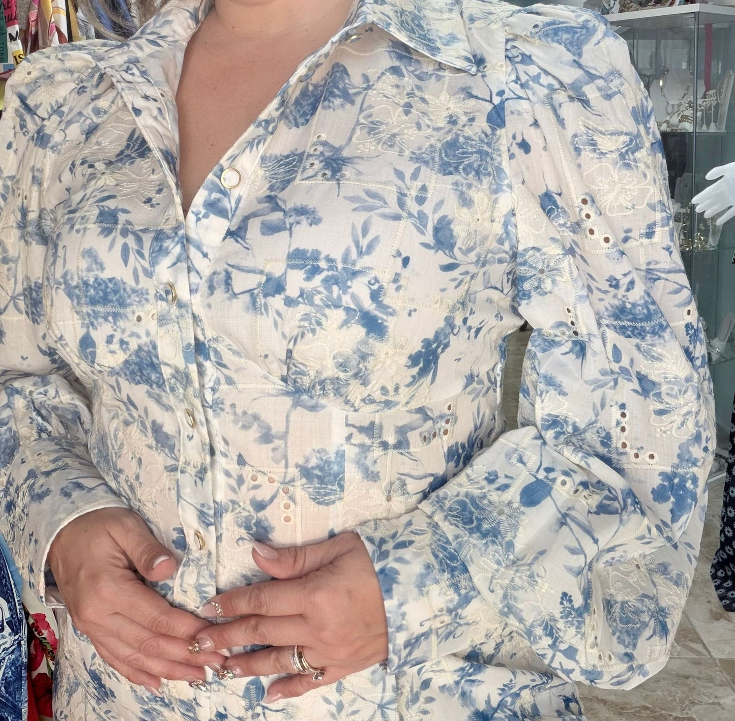 Set White and Blue