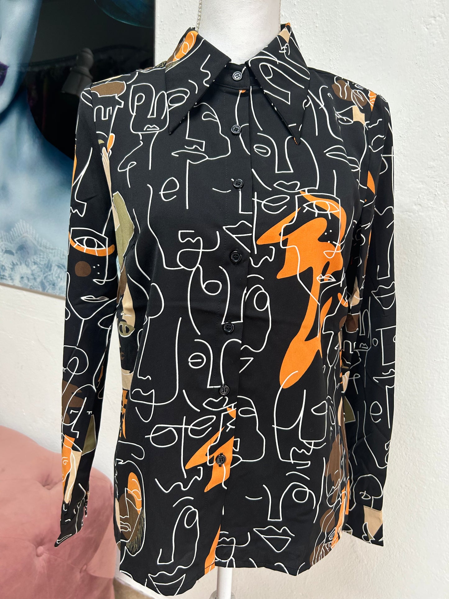BLACK PRINT BUTTON UP SHIRT