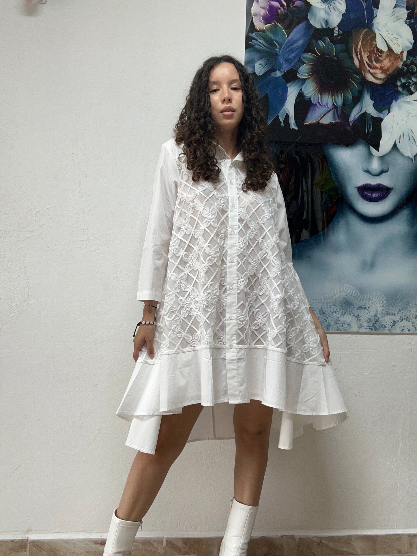 GRACIA WHITE FRONT DETAIL