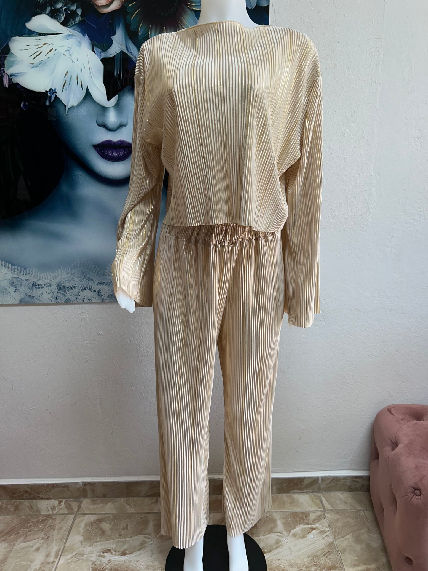 Pleated set