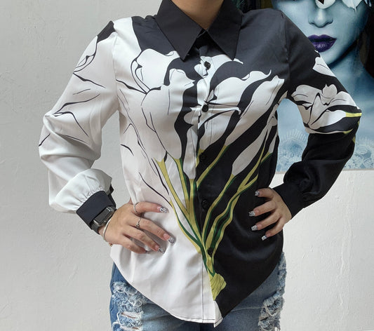 Nancy Buttoned Flower Shirt