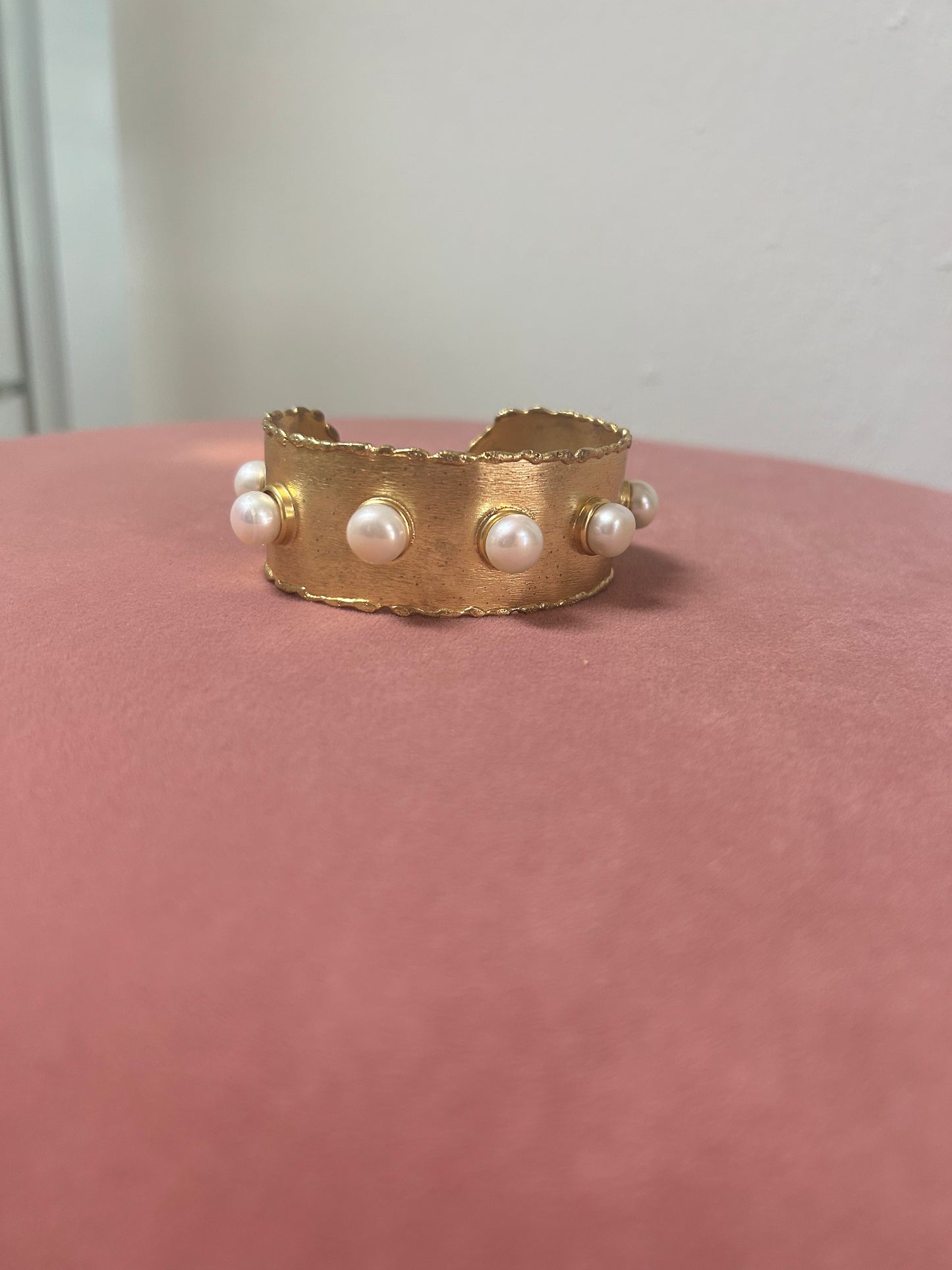 PEARL BANGLE
