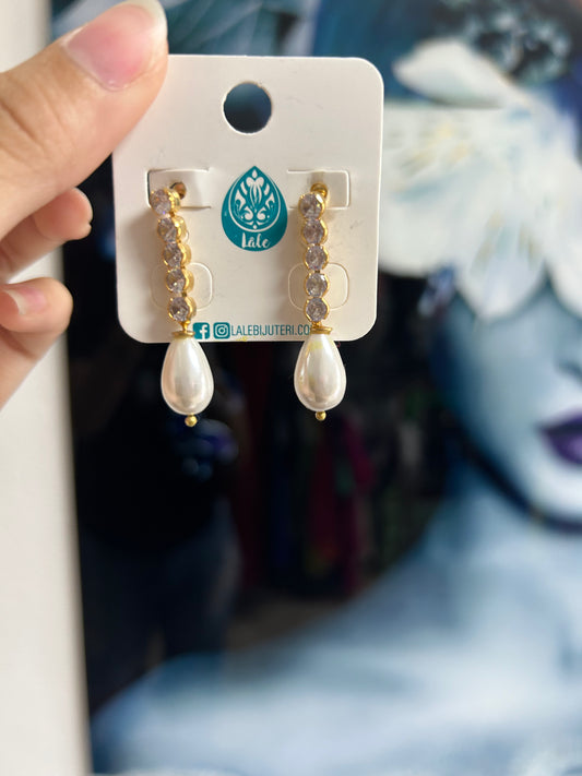 Lále Clear Teardrop Earrings