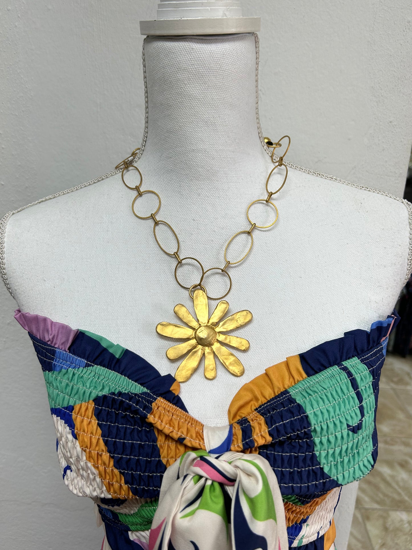 Lále Flower Pendant Necklace