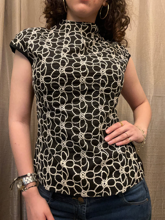 Black and white Gracia top