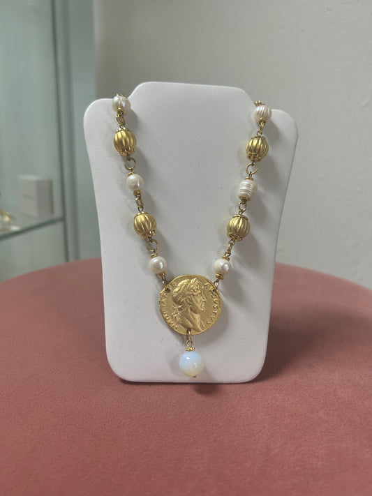 LÂLE GOLD COIN AND PEARL NECKLACE